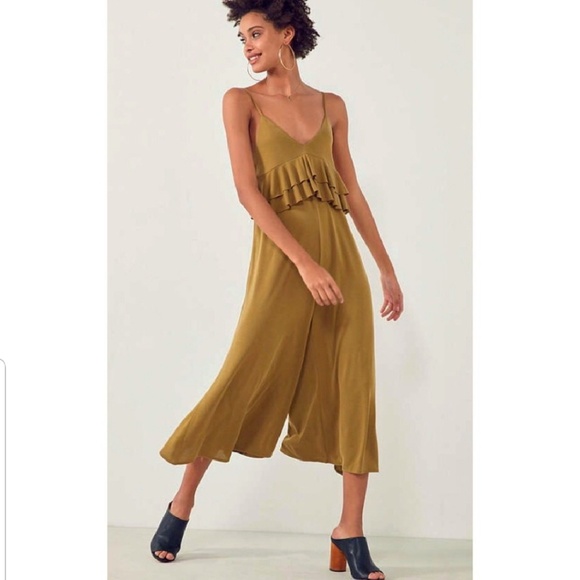 Anthropologie Pants - Silence + Noise ruffled capri jumpsuit in Moss